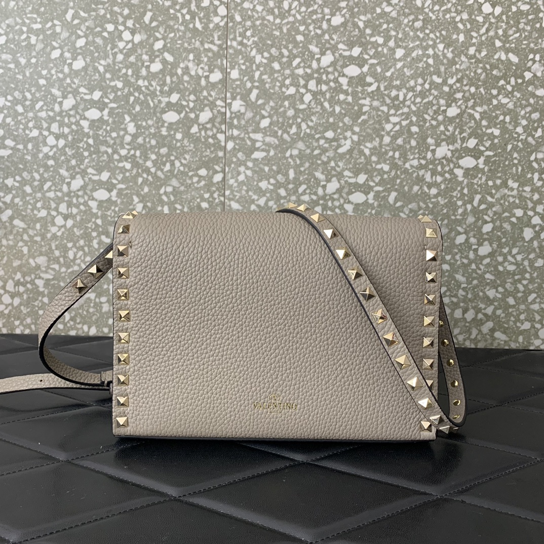 Valentino Garavani Rockstud Crossbody Bag in Grey Grainy Calfskin